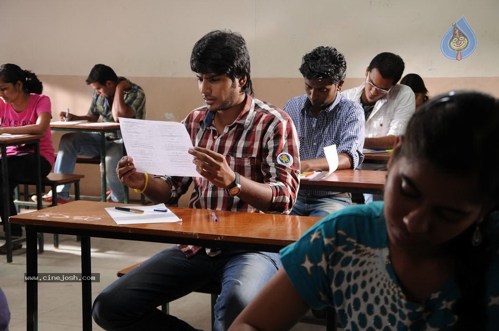 Mahesh Movie Hot Stills - 14 / 78 photos