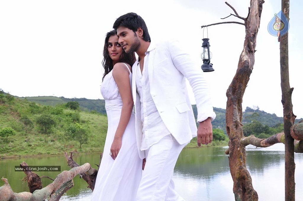 Mahesh Movie Hot Stills - 26 / 78 photos