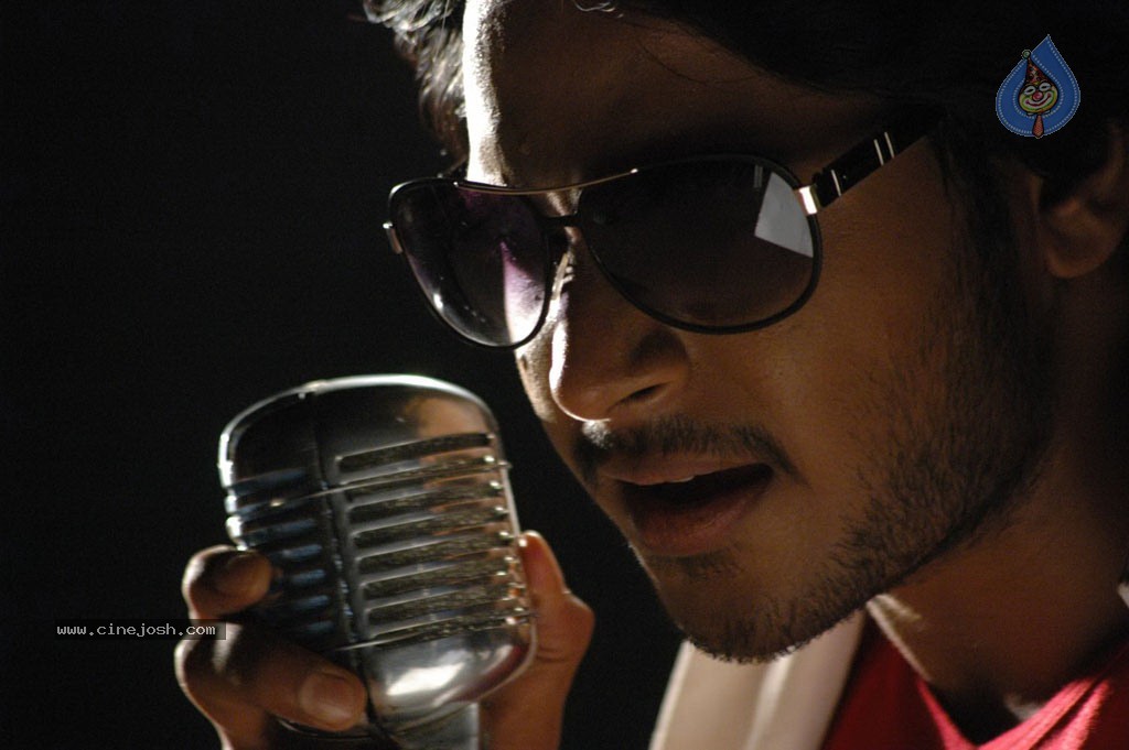 Mahesh Movie Hot Stills - 47 / 78 photos