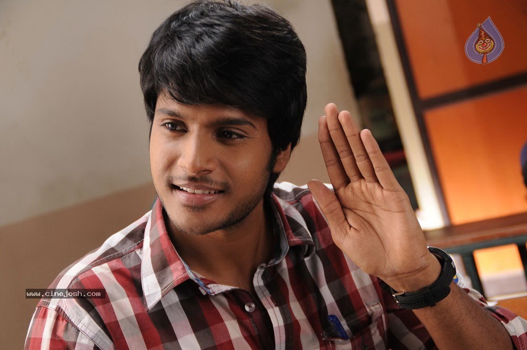 Mahesh Movie Hot Stills - 49 / 78 photos