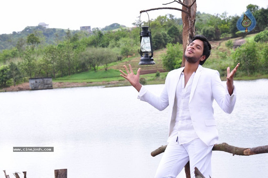 Mahesh Movie Hot Stills - 54 / 78 photos