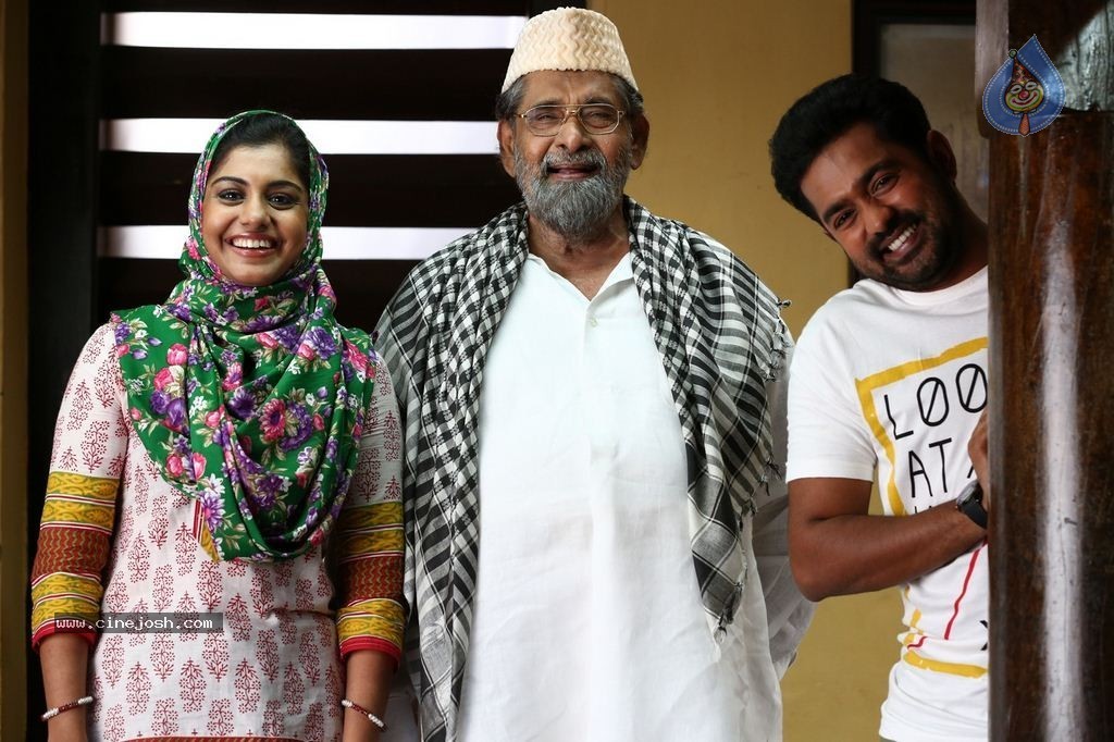 Mailanchi Monjulla Veedu Film Stills - 1 / 120 photos
