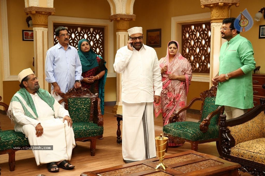 Mailanchi Monjulla Veedu Film Stills - 42 / 120 photos