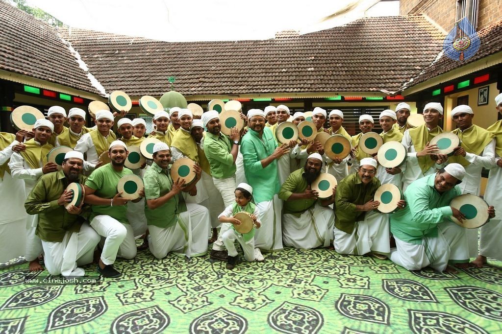 Mailanchi Monjulla Veedu Film Stills - 50 / 120 photos