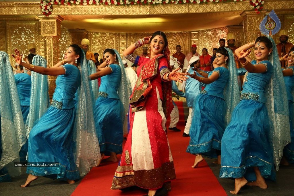 Mailanchi Monjulla Veedu Film Stills - 61 / 120 photos