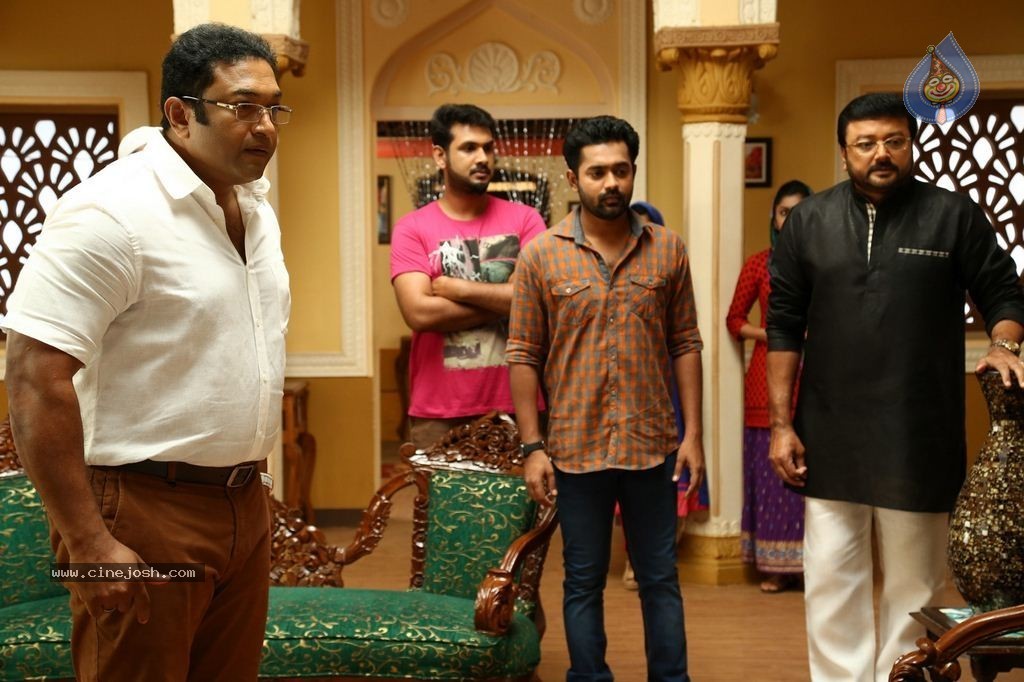 Mailanchi Monjulla Veedu Film Stills - 62 / 120 photos