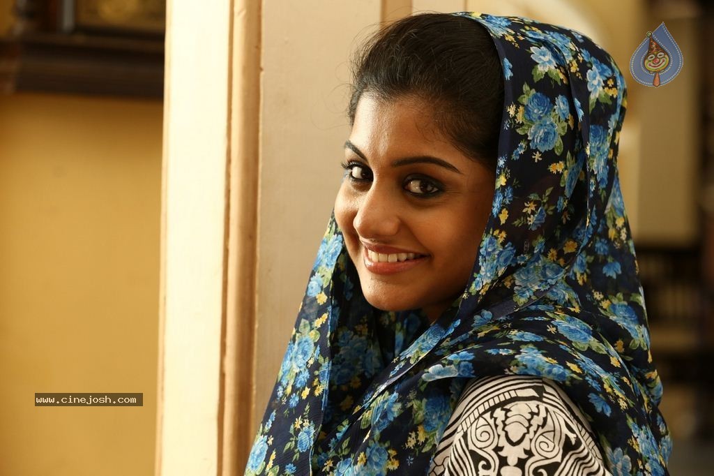 Mailanchi Monjulla Veedu Film Stills - 73 / 120 photos