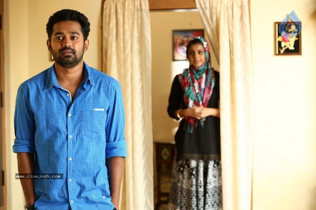 Mailanchi Monjulla Veedu Film Stills - 116 / 120 photos