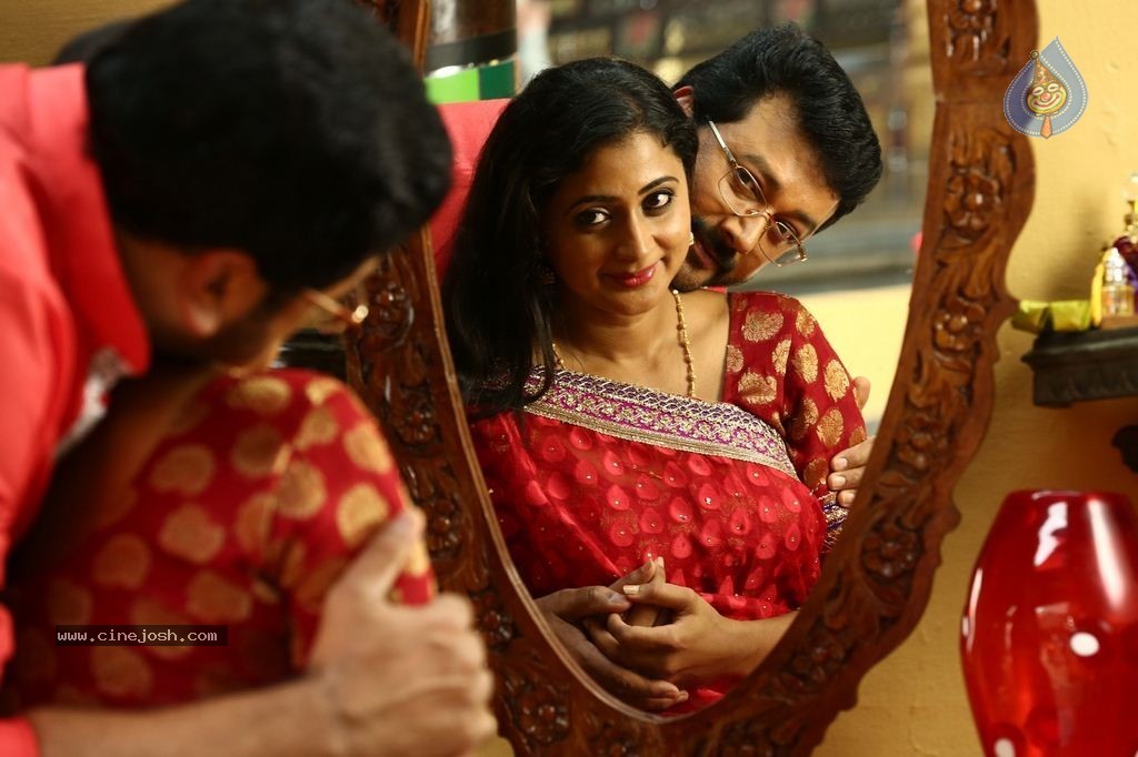 Mailanchi Monjulla Veedu Film Stills - 117 / 120 photos