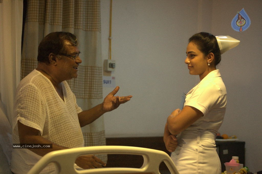 Malini 22 Movie New Stills - 30 / 76 photos