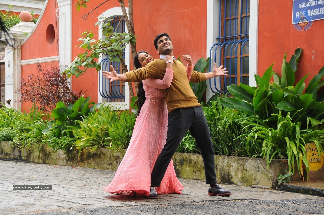 Malli Malli Idhi Rani Roju Gallery - 20 / 26 photos