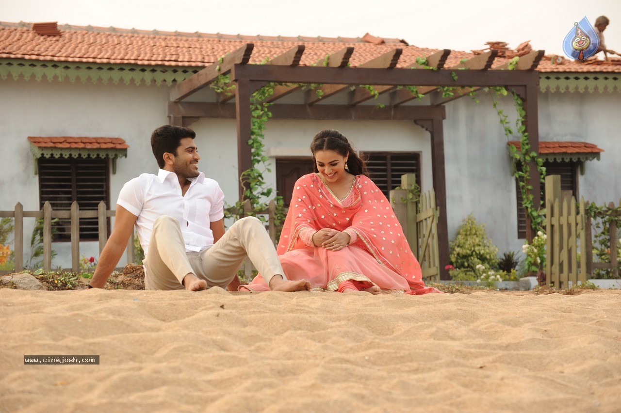 Malli Malli Idhi Rani Roju Gallery - 22 / 26 photos