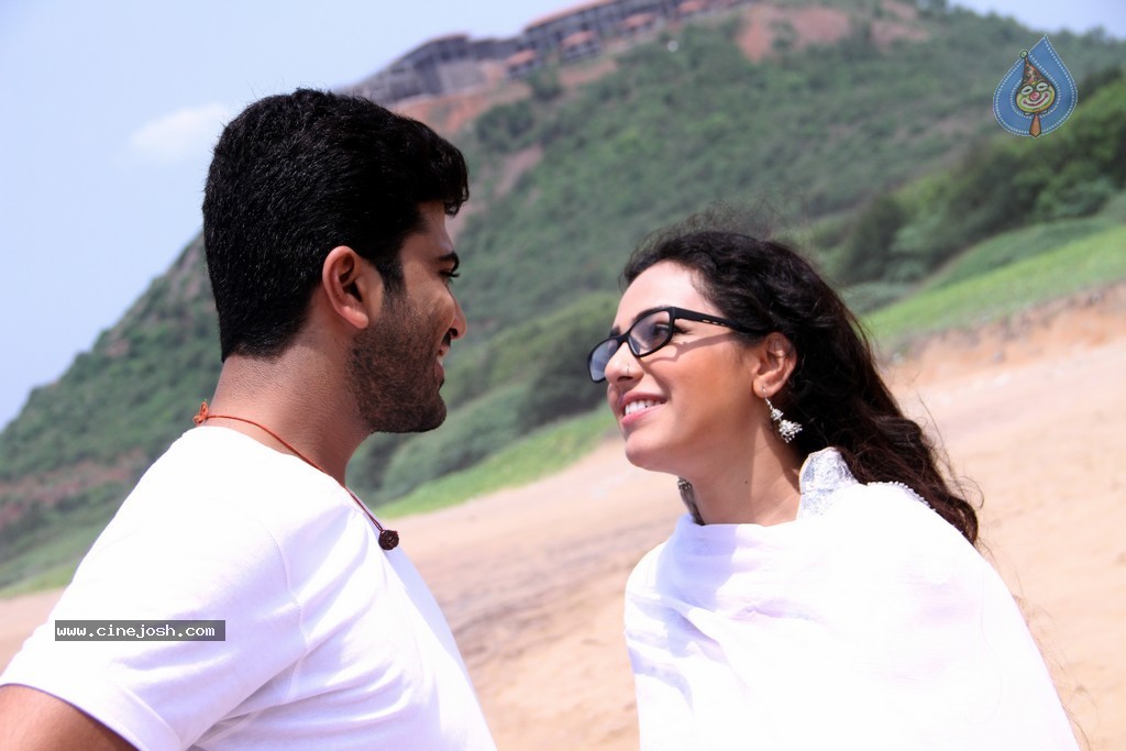 Malli Malli Idi Rani Roju Movie New Stills - 1 / 7 photos