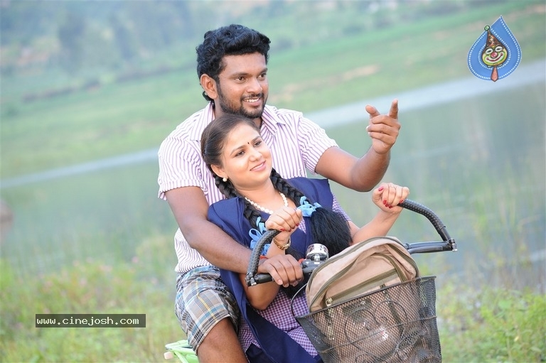 Malli Tamil Movie Stills - 20 / 27 photos