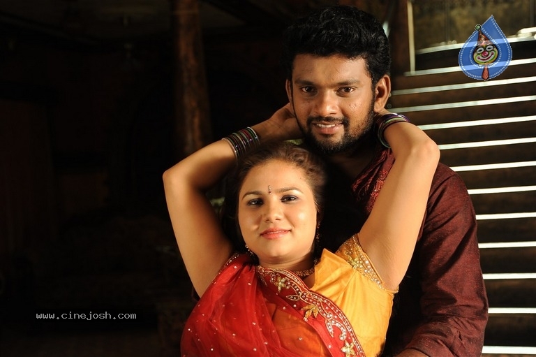 Malli Tamil Movie Stills - 22 / 27 photos