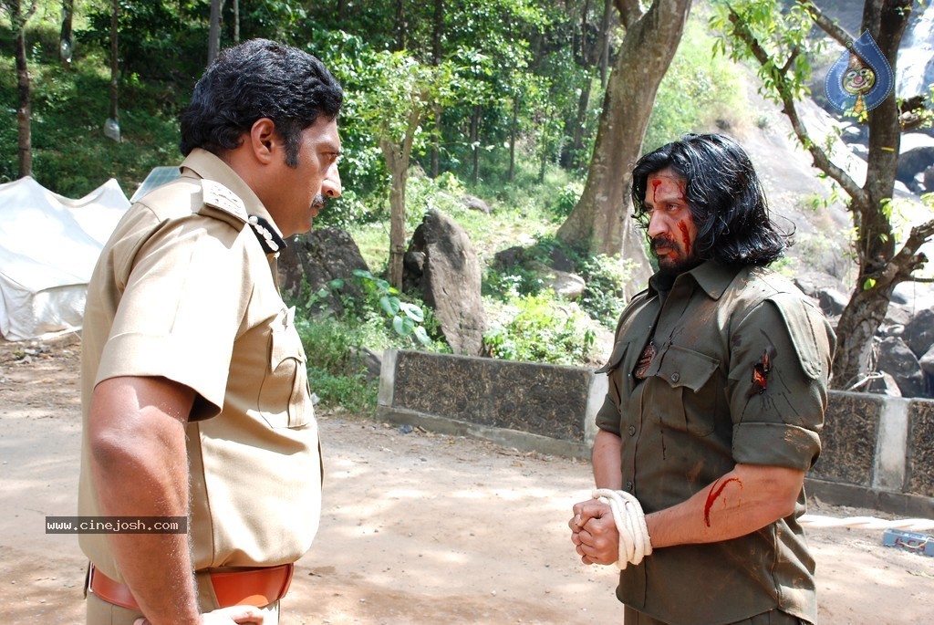 Mambattiyan Tamil Movie Stills - 9 / 33 photos