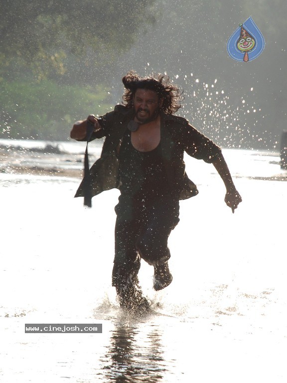 Mambattiyan Tamil Movie Stills - 17 / 33 photos