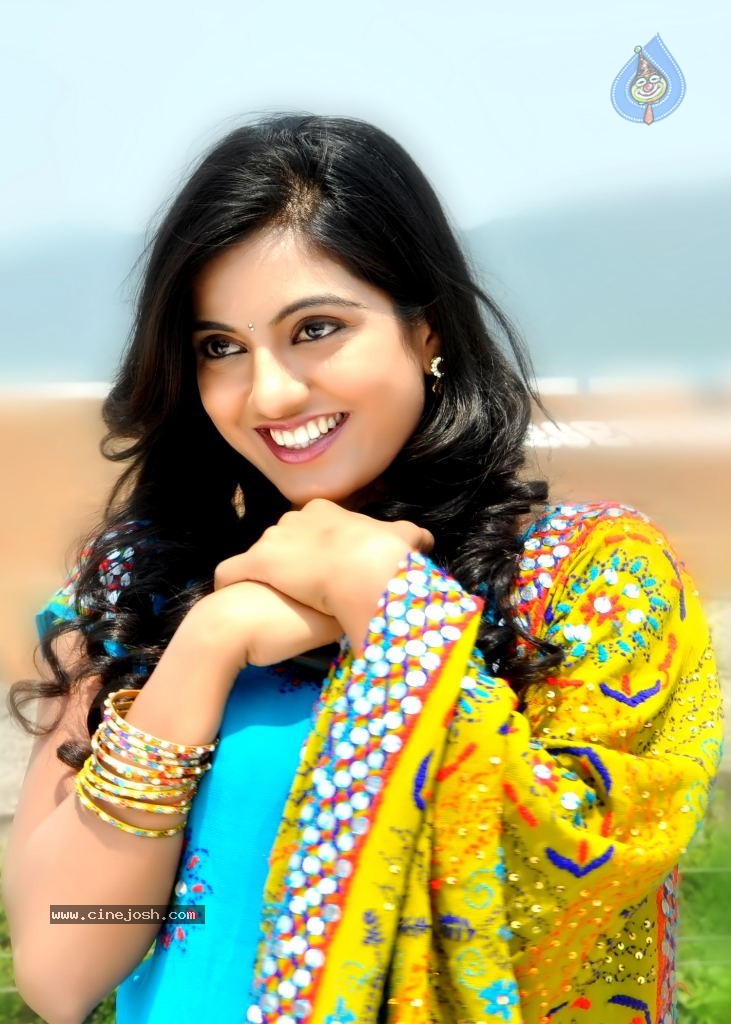 Mana Kurralle Movie Stills n Walls - 26 / 49 photos