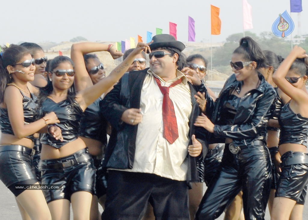 Mana Kurralle Movie Stills n Walls - 27 / 49 photos