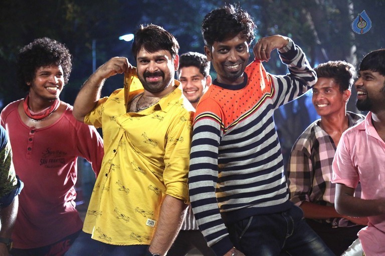 Manal Kayiru 2 Tamil Film Photos - 6 / 27 photos