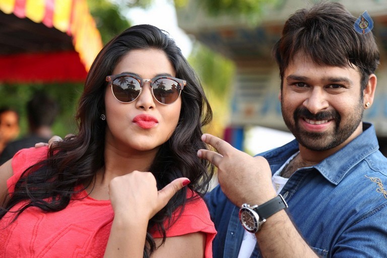 Manal Kayiru 2 Tamil Film Photos - 8 / 27 photos
