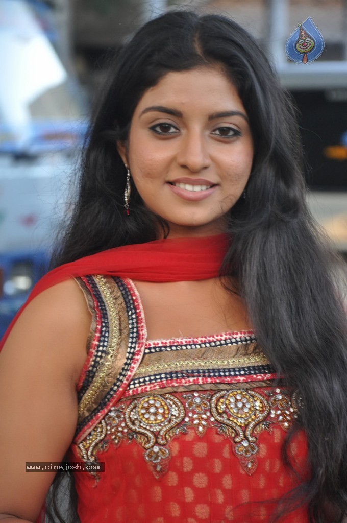 Manam Kothi Paravai Tamil Movie Gallery - 44 / 68 photos