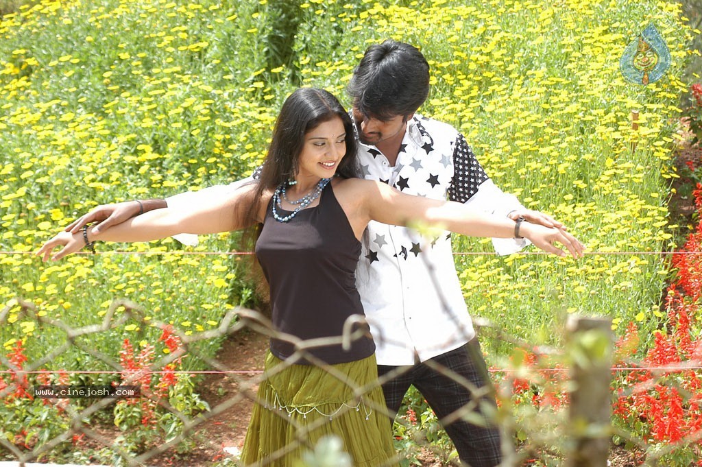 Manam Kothi Paravai Tamil Movie New Stills - 10 / 34 photos