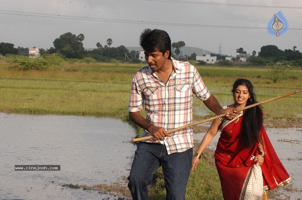 Manam Kothi Paravai Tamil Movie Stills - 23 / 66 photos