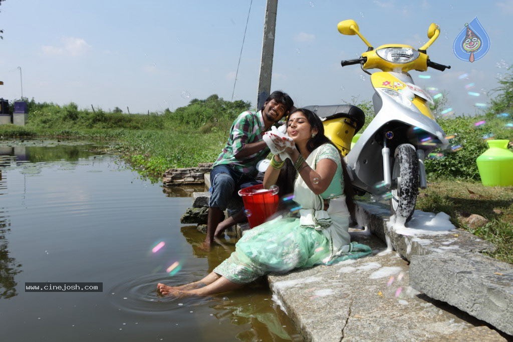 Manam Kothi Paravai Tamil Movie Stills - 35 / 66 photos