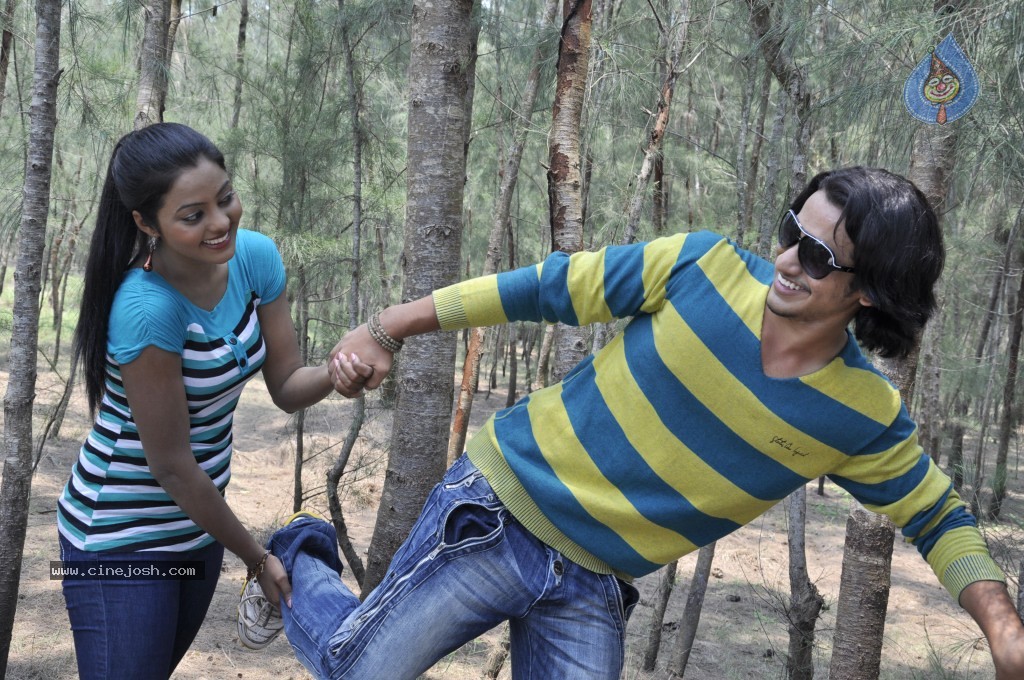 Manasa Thullipadake Movie New Stills n Walls - 33 / 38 photos