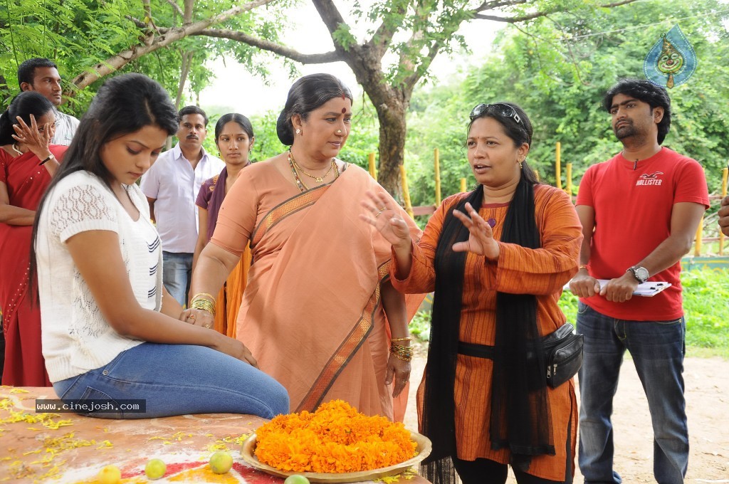 Manasa Thullipadake Movie New Stills n Walls - 38 / 38 photos