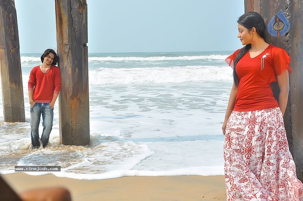 Manasa Thullipadake Movie Photos - 11 / 13 photos