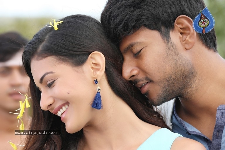 Manasuku Nachindi Movie Stills - 2 / 4 photos