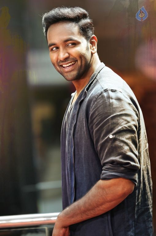 Manchu Vishnu 1st Look in Saradaa - 1 / 2 photos