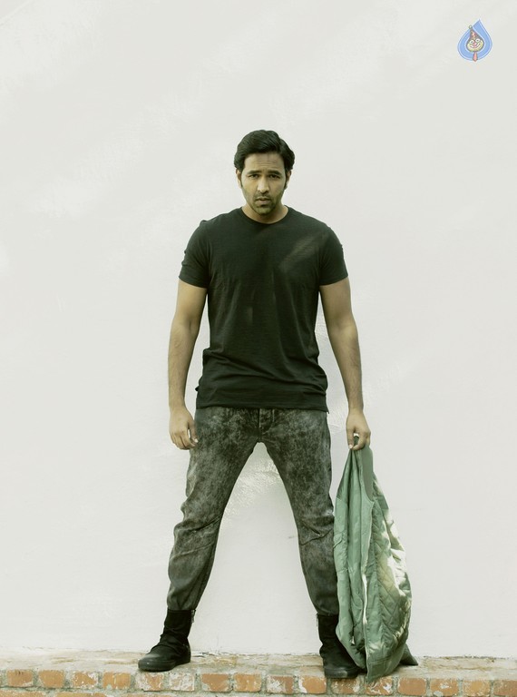 Manchu Vishnu photos in luckkunnodu - 3 / 6 photos
