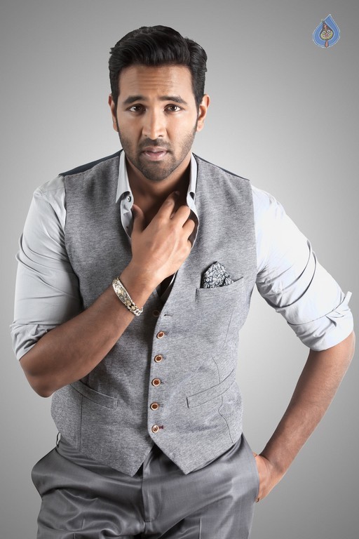 Manchu Vishnu Stills in Saradaa Movie - 1 / 2 photos