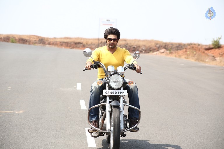 Mande Suryudu Movie Photos - 27 / 42 photos