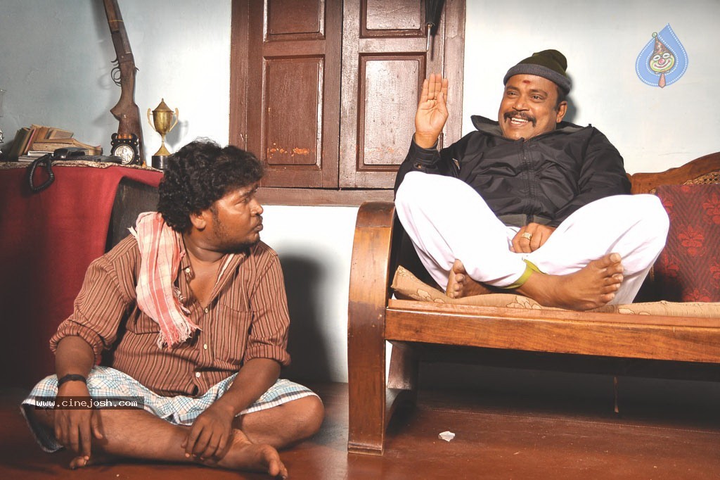 Mannaru Tamil Movie Stills - 13 / 33 photos