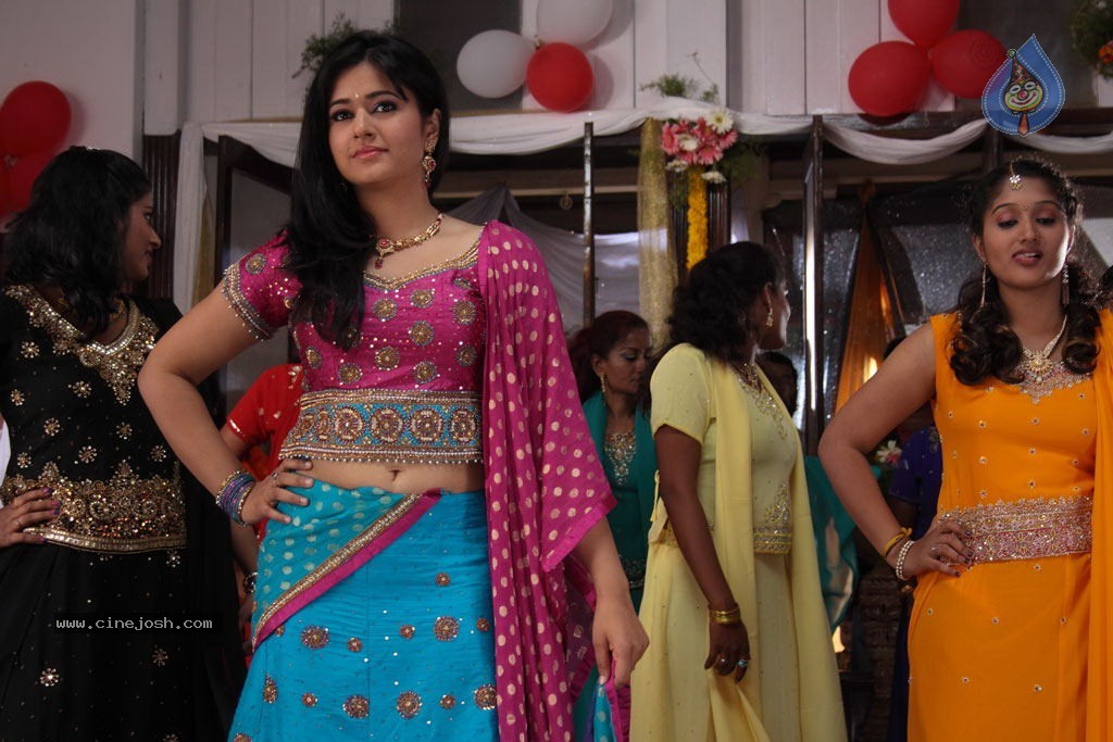 Manthrikan Tamil Movie Stills - 10 / 42 photos