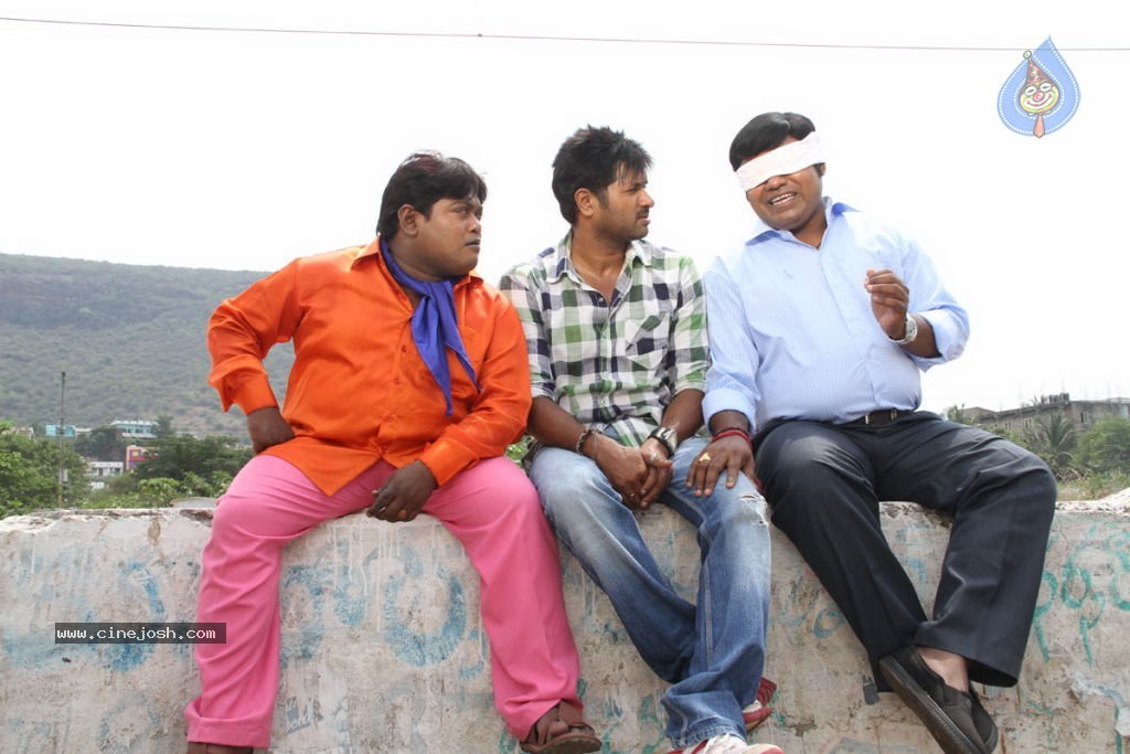 Manushulatho Jagratha New Stills - 29 / 51 photos