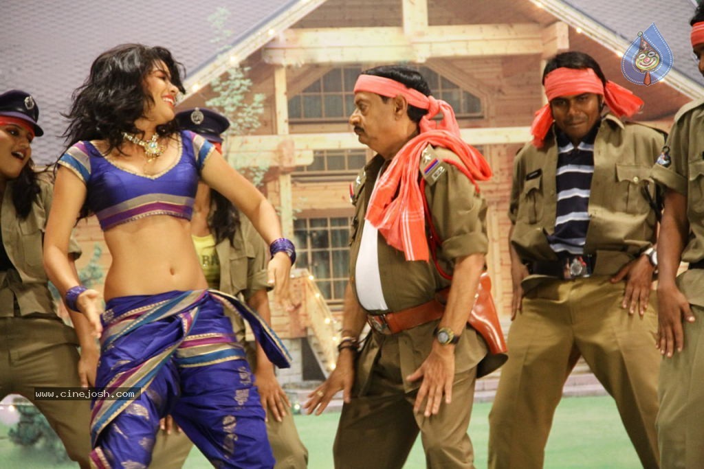 Manushulatho Jagratha New Stills - 41 / 51 photos