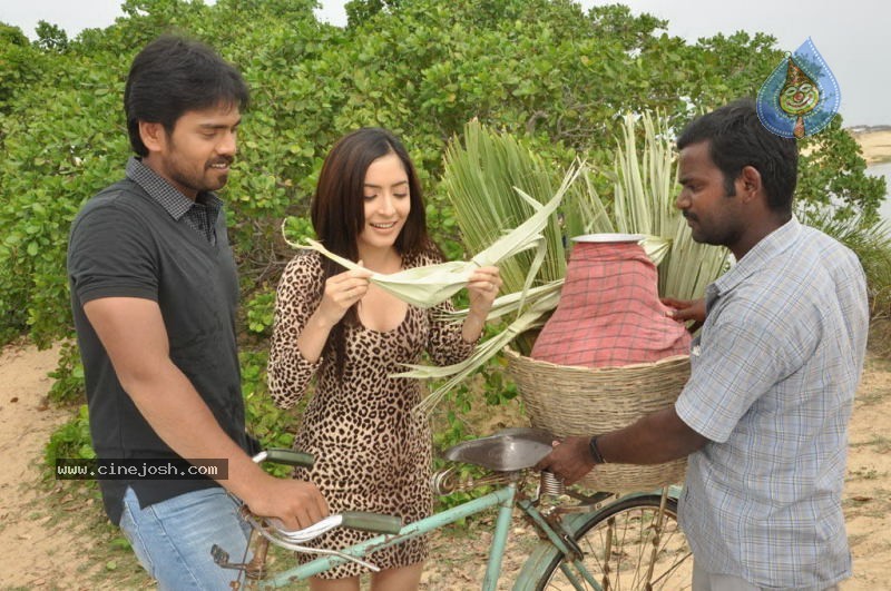 Markandeyan Tamil Movie Stills - 26 / 63 photos
