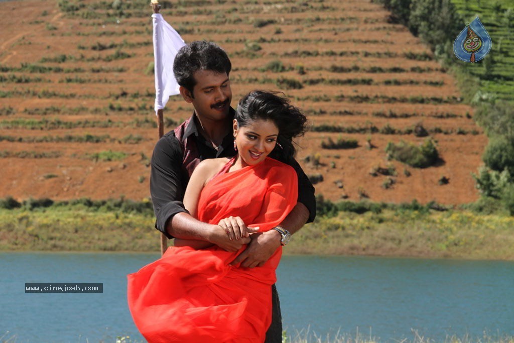 Marudhavelu Tamil Movie Hot Stills - 10 / 23 photos