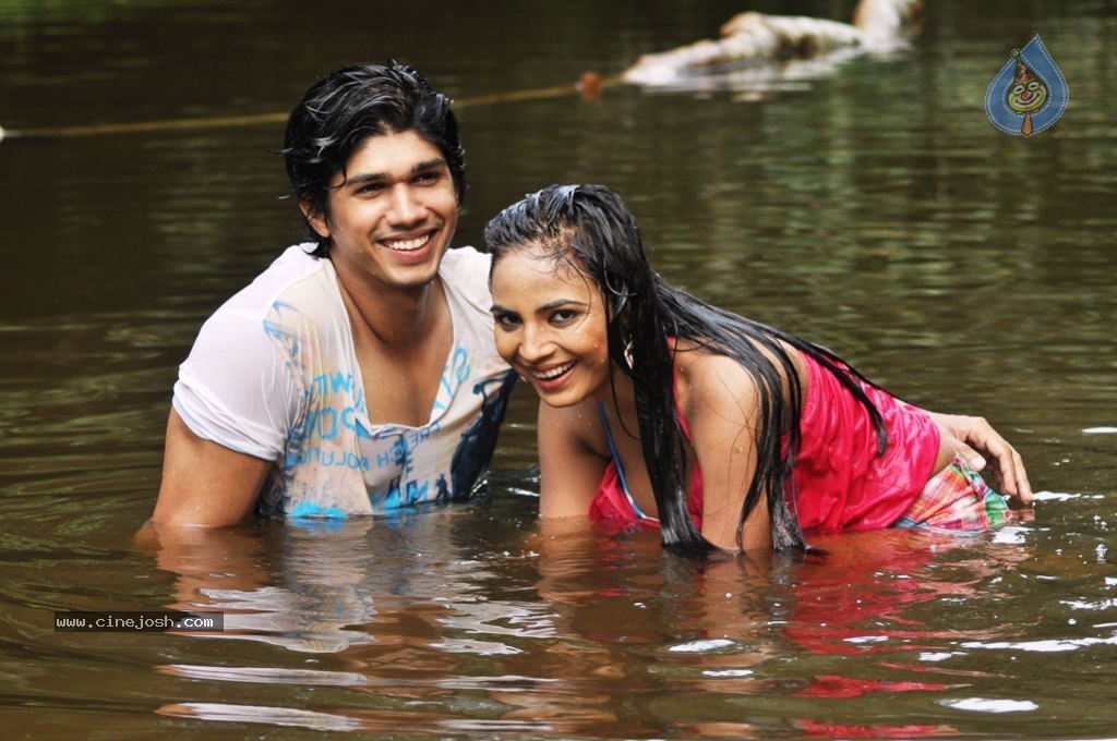 Marumugam Tamil Movie Hot Stills - 18 / 40 photos