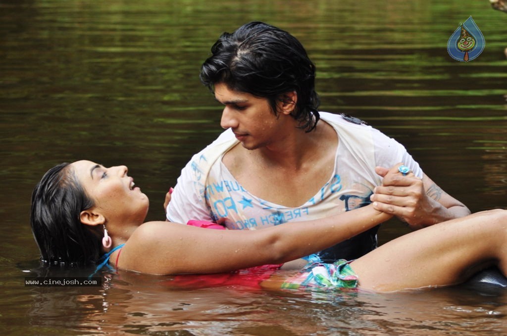 Marumugam Tamil Movie Hot Stills - 37 / 40 photos