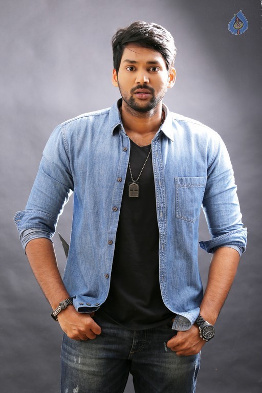 Maya Mall Movie Photos - 3 / 19 photos