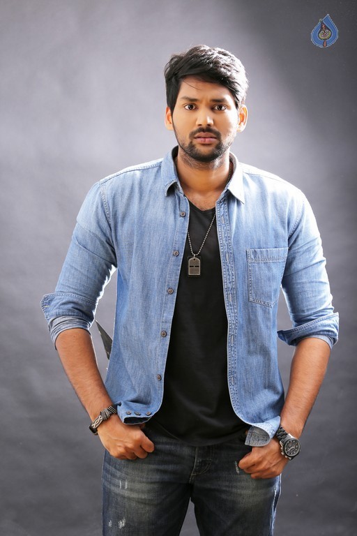Maya Mall Movie Photos - 9 / 19 photos