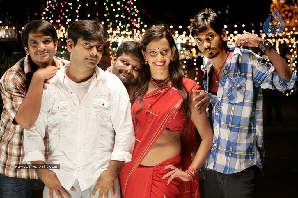 Mayanginen Thayanginen Tamil Movie Hot Stills - 3 / 31 photos