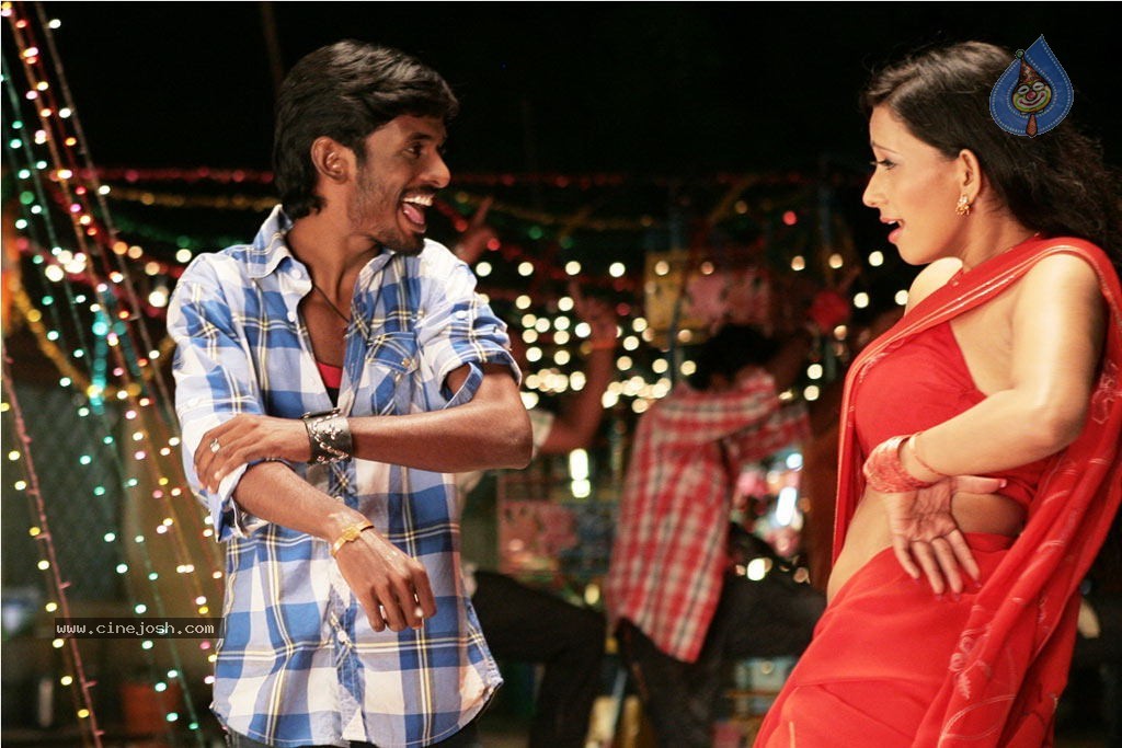 Mayanginen Thayanginen Tamil Movie Hot Stills - 8 / 31 photos