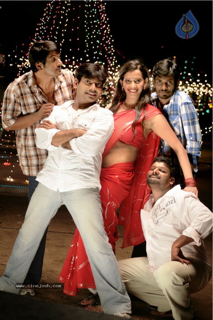 Mayanginen Thayanginen Tamil Movie Hot Stills - 24 / 31 photos